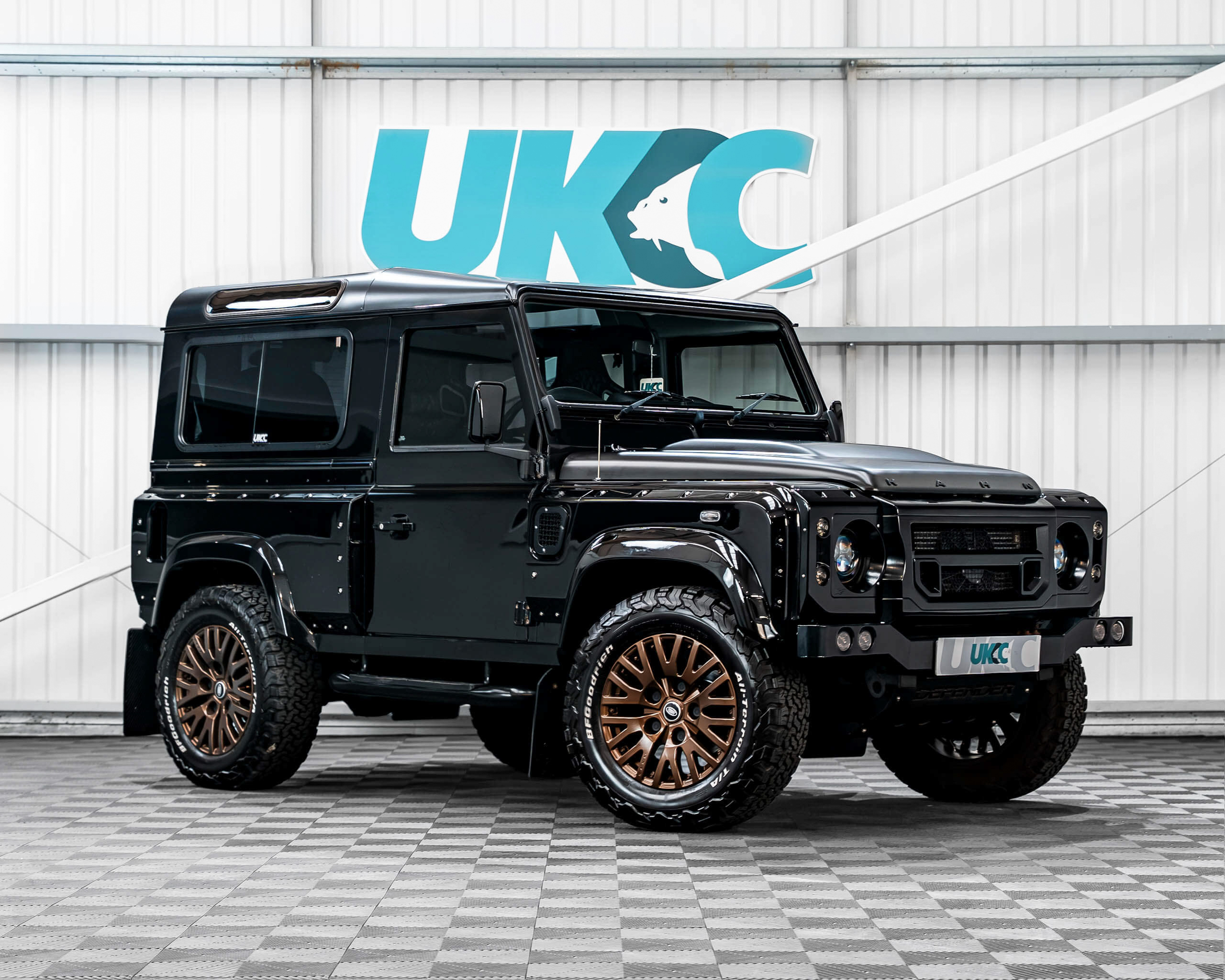 LAND ROVER DEFENDER 90!